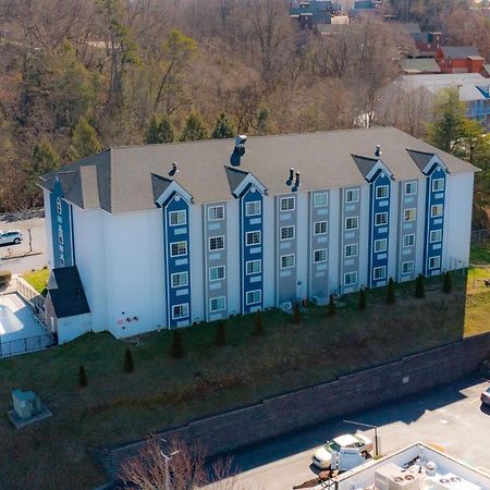 Microtel Inn & Suites By Wyndham Pigeon Forge Exteriör bild