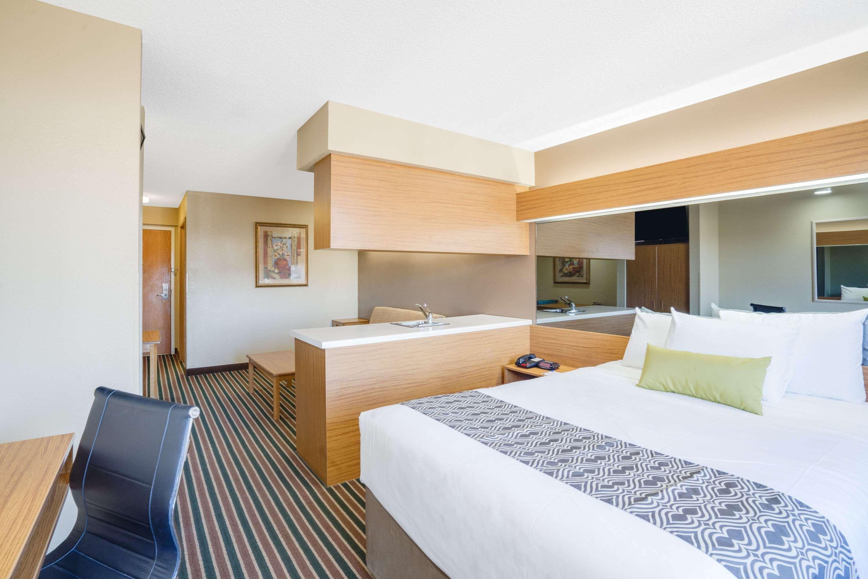 Microtel Inn & Suites By Wyndham Pigeon Forge Exteriör bild